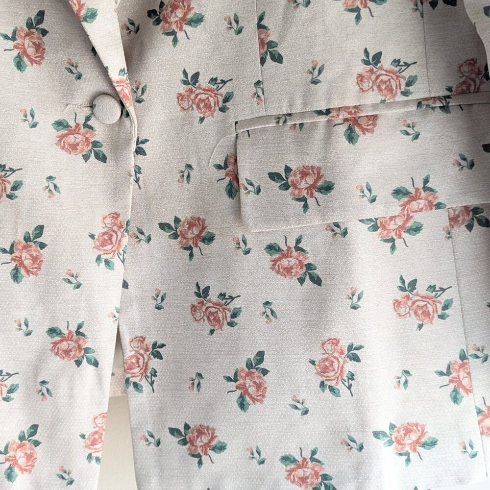 Rihoas Ditsy Floral Blazer - Picture 3 of 9